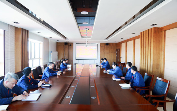 標題：華德牧草公司召開深入貫徹中央八項規(guī)定精神學習教育動員部署會暨2025年全面從嚴治黨工作會議
瀏覽次數(shù)：147
發(fā)表時間：2025-04-07